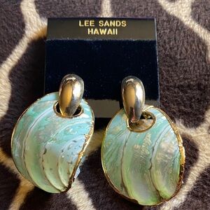 Rare Vintage 80’s Lee Sands Hawaii Gold Tone and Shell Earrings